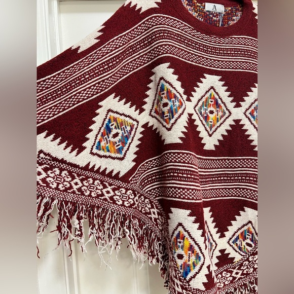 NWT AZ Boutique Patterned Knit Poncho with Fringe - Picture 3 of 5